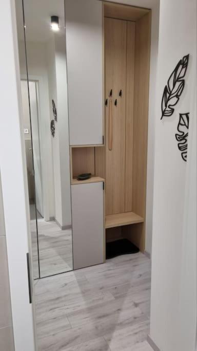 M&M1 Studio Apartment Near Center With Free Parking - Ac 코시체 외부 사진